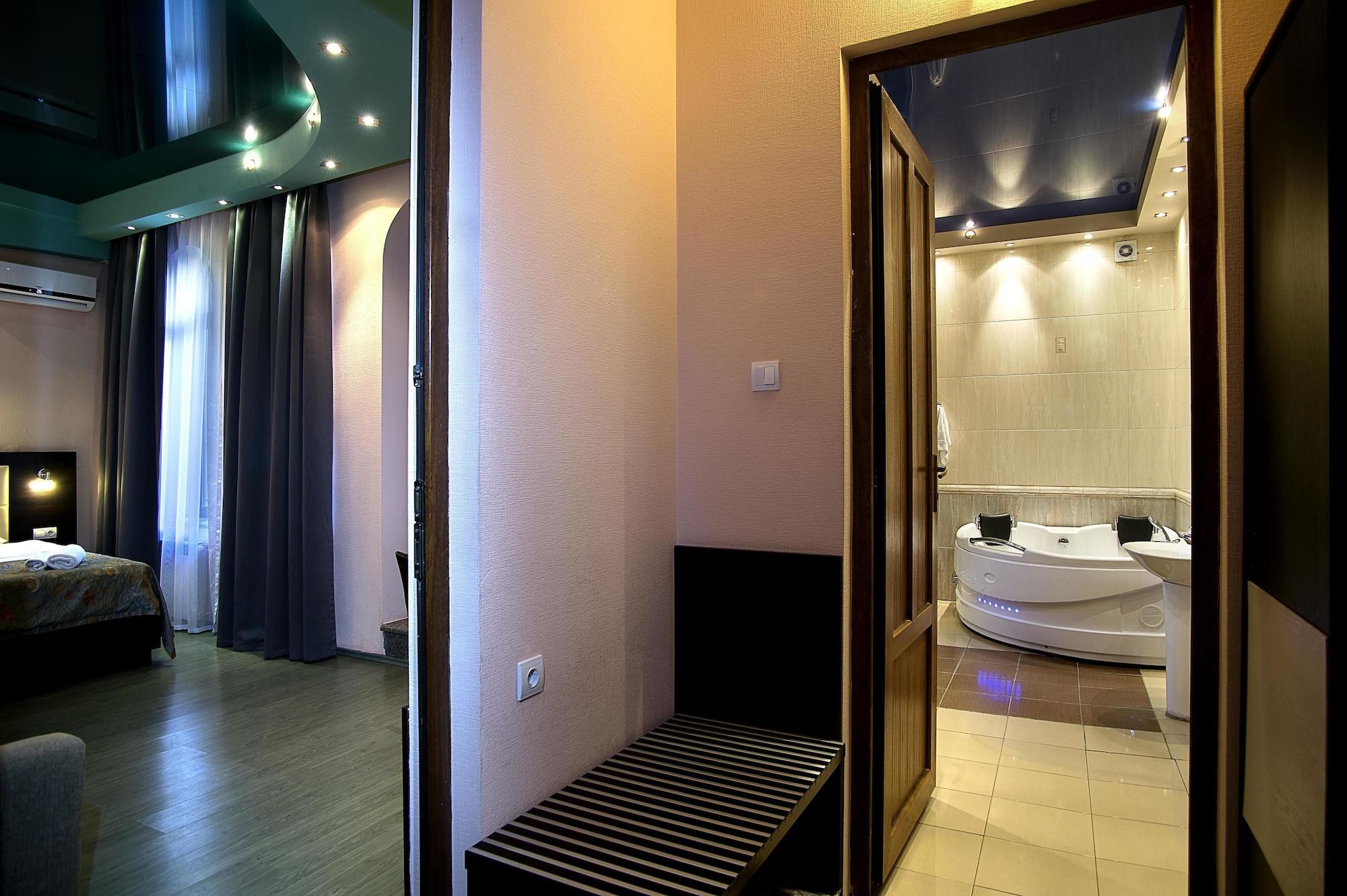 Coral Boutique Hotel Tbilisi ภายนอก รูปภาพ