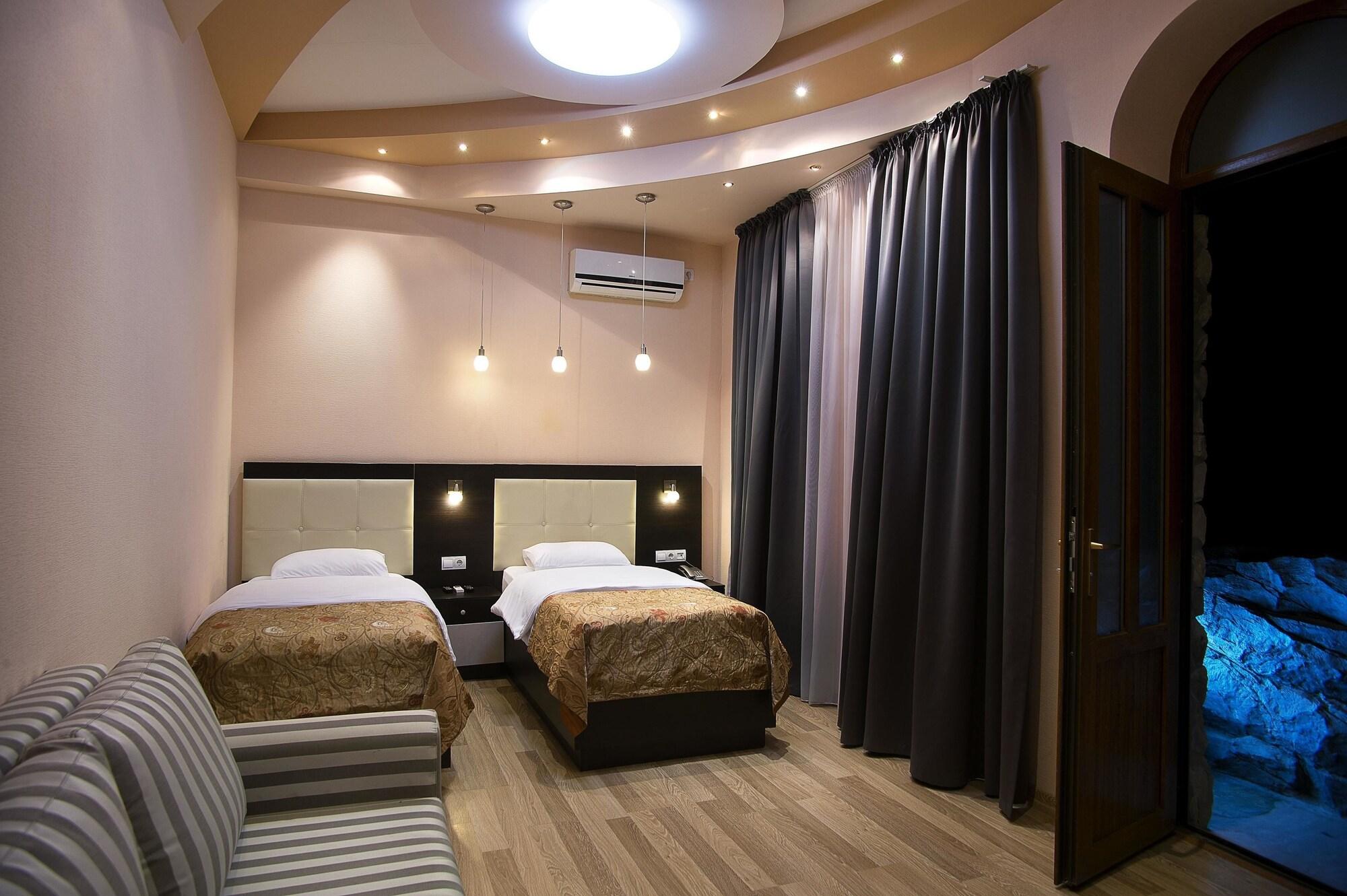Coral Boutique Hotel Tbilisi ภายนอก รูปภาพ