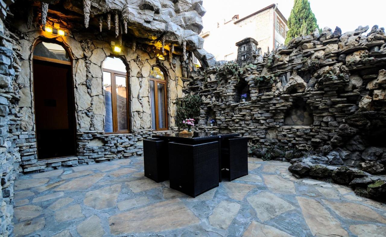 Coral Boutique Hotel Tbilisi ภายนอก รูปภาพ