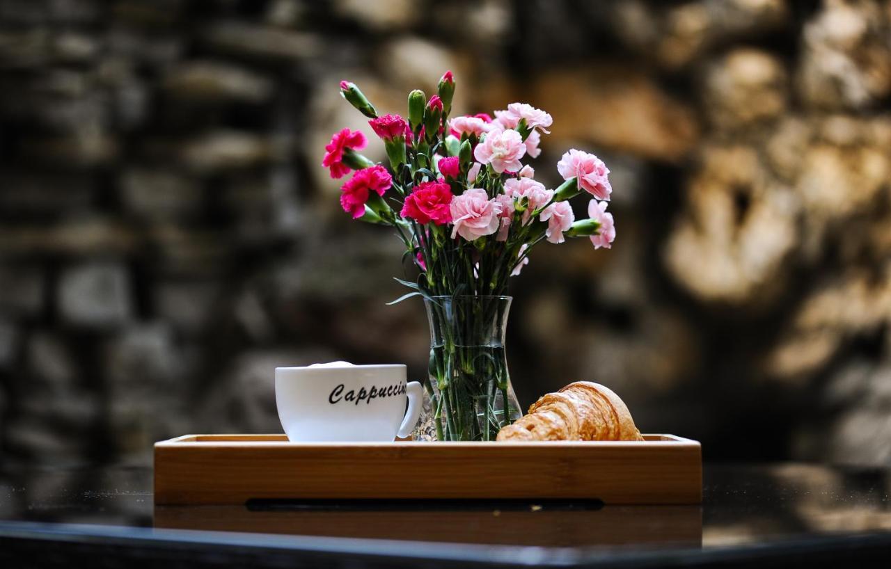 Coral Boutique Hotel Tbilisi ภายนอก รูปภาพ