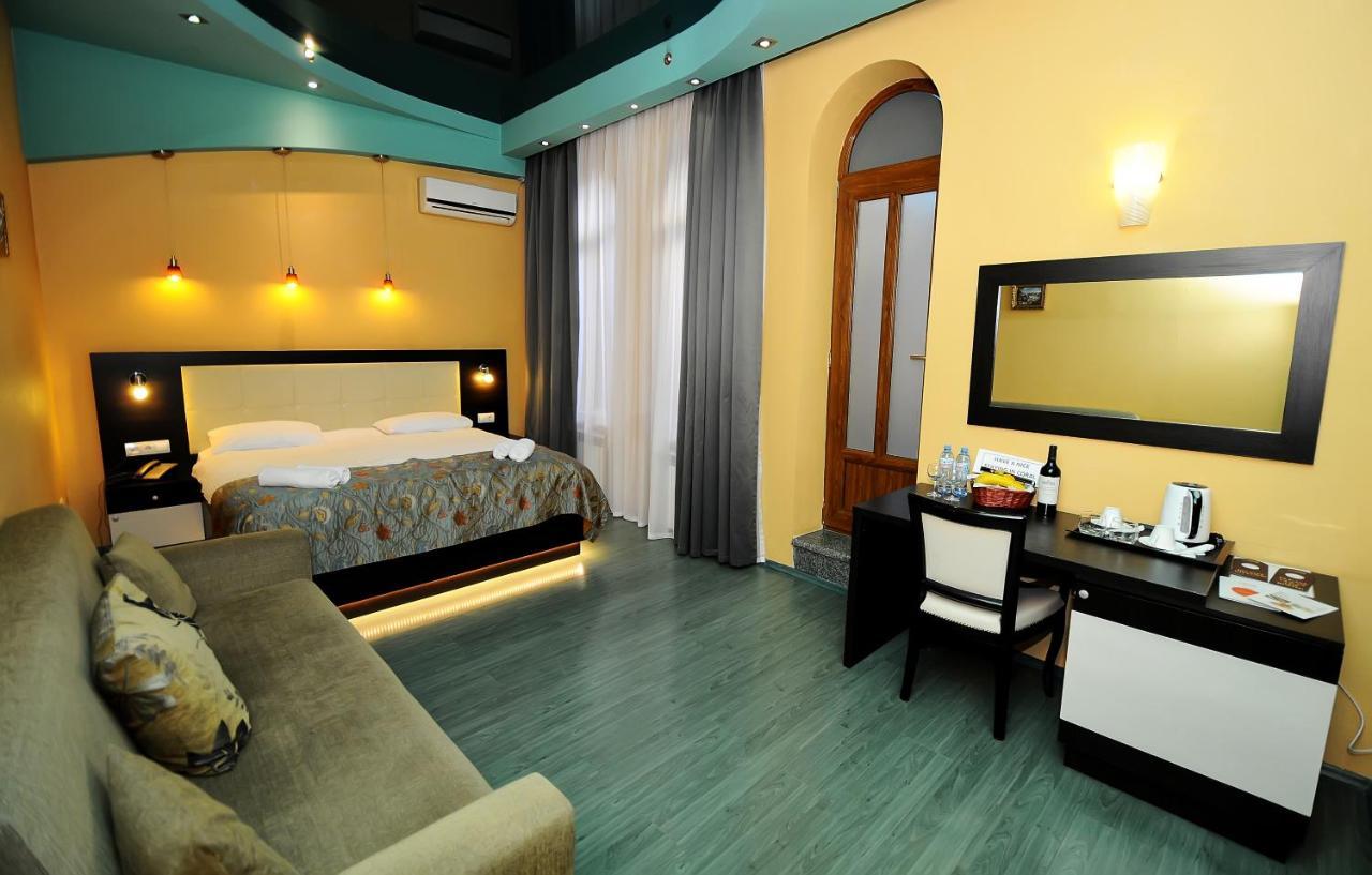 Coral Boutique Hotel Tbilisi ภายนอก รูปภาพ