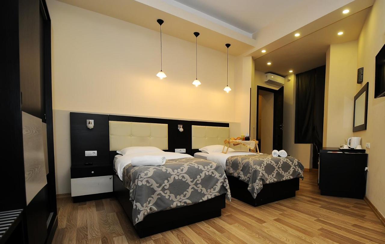 Coral Boutique Hotel Tbilisi ภายนอก รูปภาพ