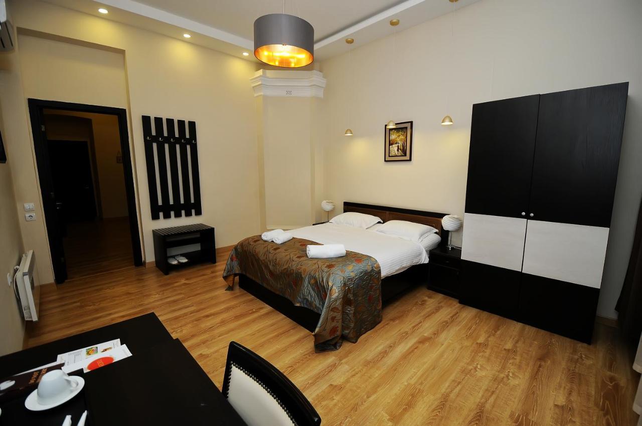 Coral Boutique Hotel Tbilisi ภายนอก รูปภาพ