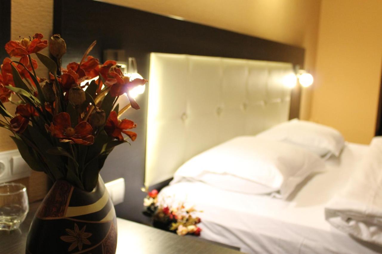 Coral Boutique Hotel Tbilisi ภายนอก รูปภาพ