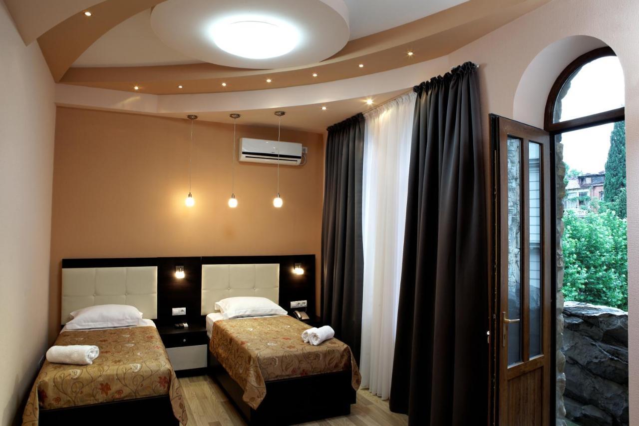 Coral Boutique Hotel Tbilisi ภายนอก รูปภาพ