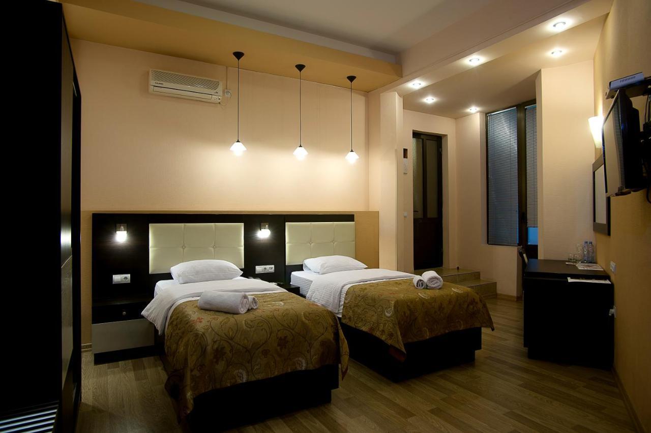 Coral Boutique Hotel Tbilisi ภายนอก รูปภาพ