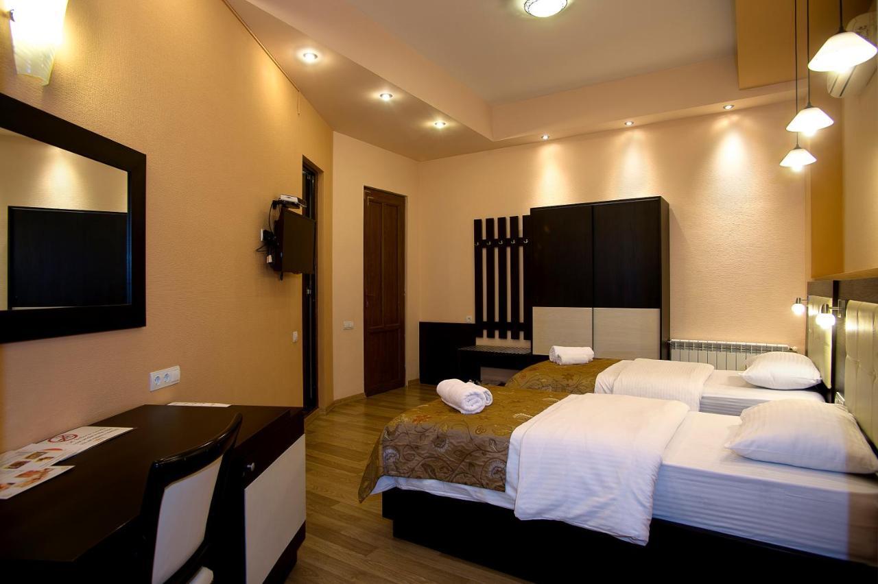 Coral Boutique Hotel Tbilisi ภายนอก รูปภาพ
