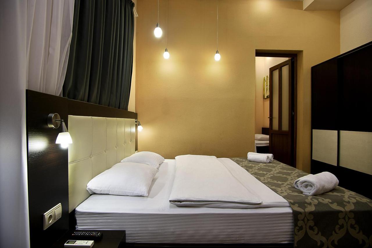 Coral Boutique Hotel Tbilisi ภายนอก รูปภาพ