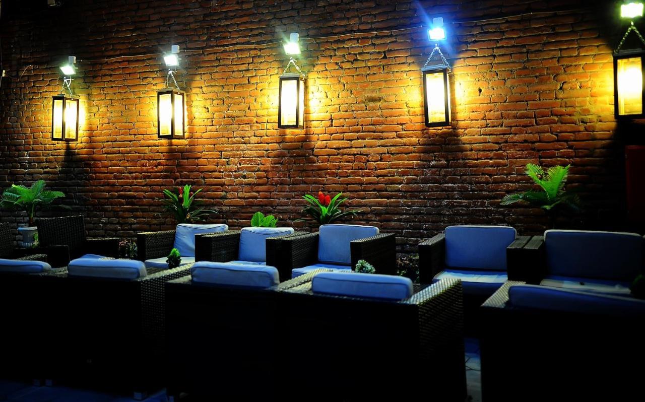 Coral Boutique Hotel Tbilisi ภายนอก รูปภาพ