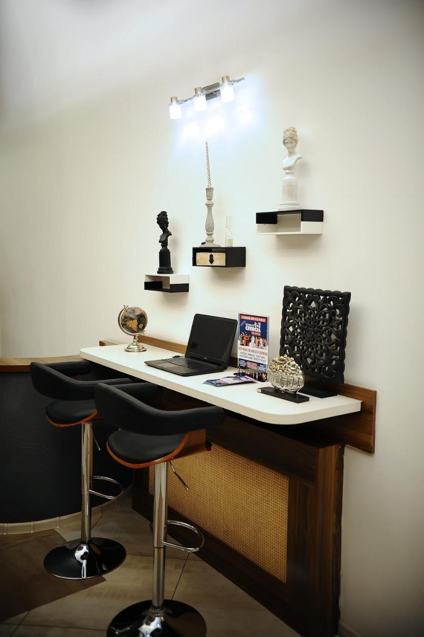 Coral Boutique Hotel Tbilisi ภายนอก รูปภาพ