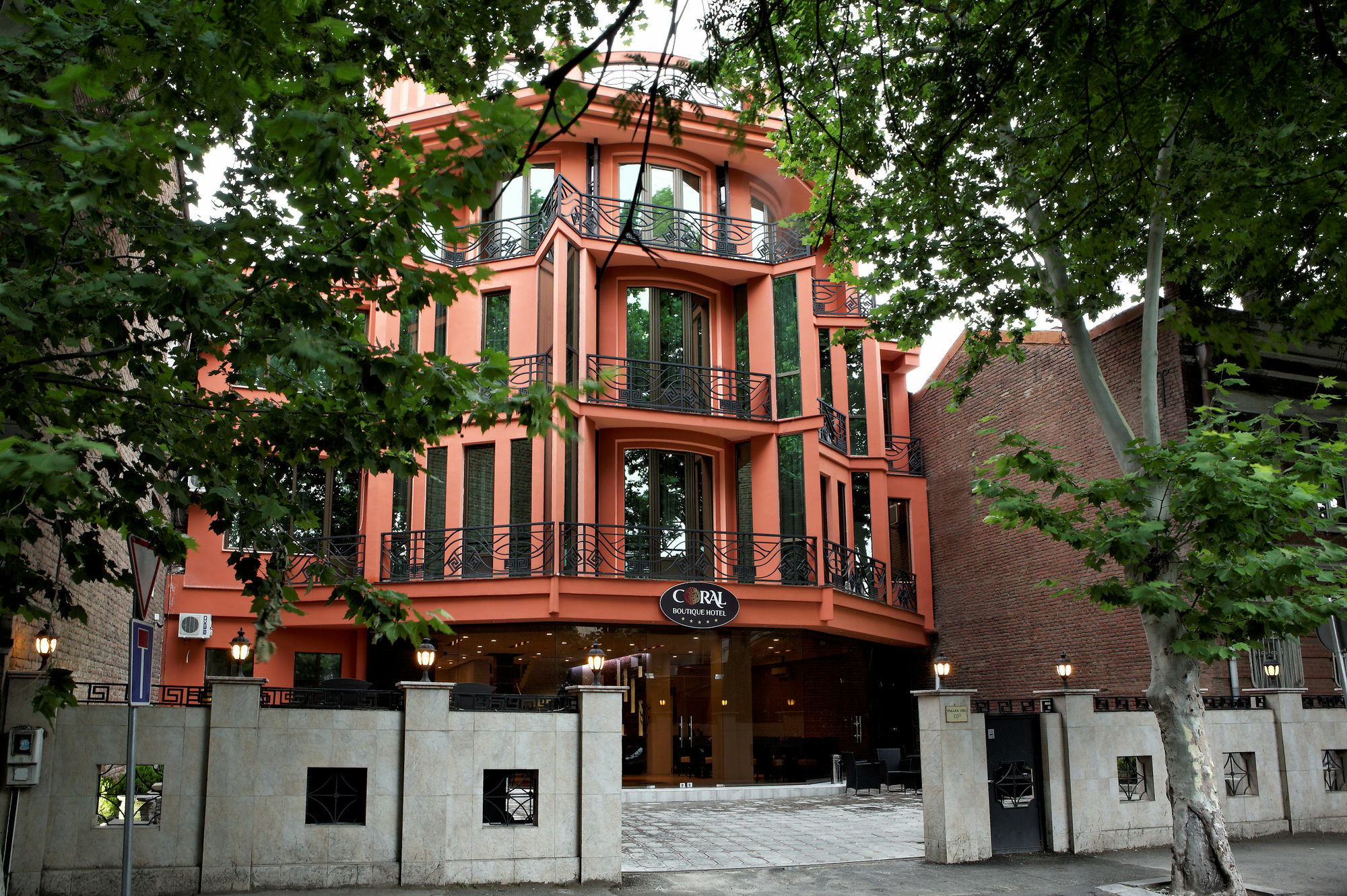 Coral Boutique Hotel Tbilisi ภายนอก รูปภาพ